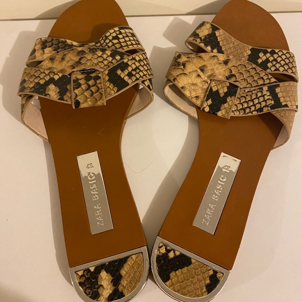Never worn Zara Slide sandals